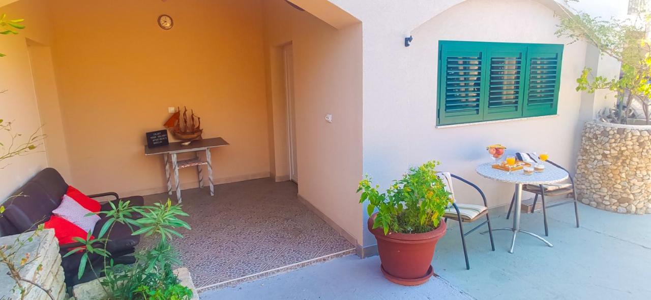Apartment Marija Karlobag